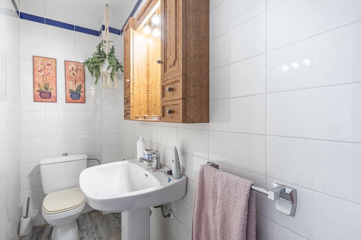 4 slaapkamer Villa te koop in Jun met zwembad - € 230.000 (Ref: 9446296)