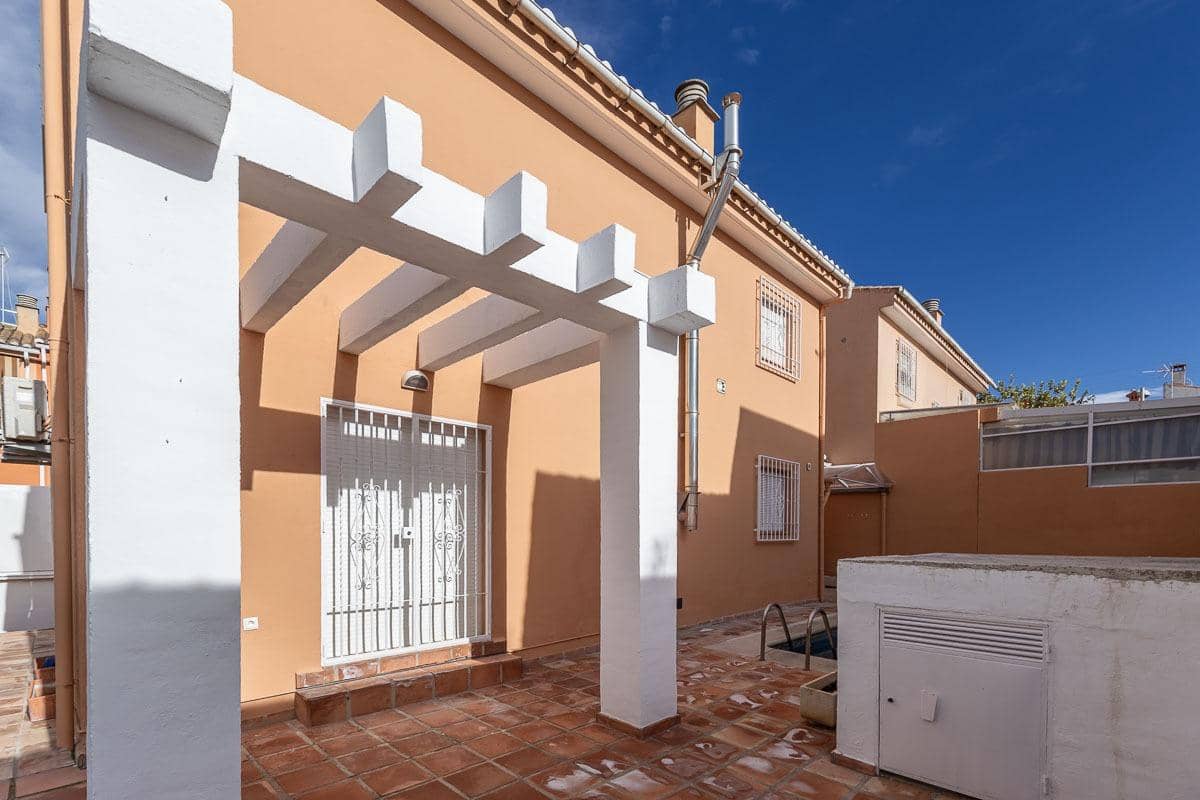 4 slaapkamer Villa te koop in Jun met zwembad - € 230.000 (Ref: 9446296)