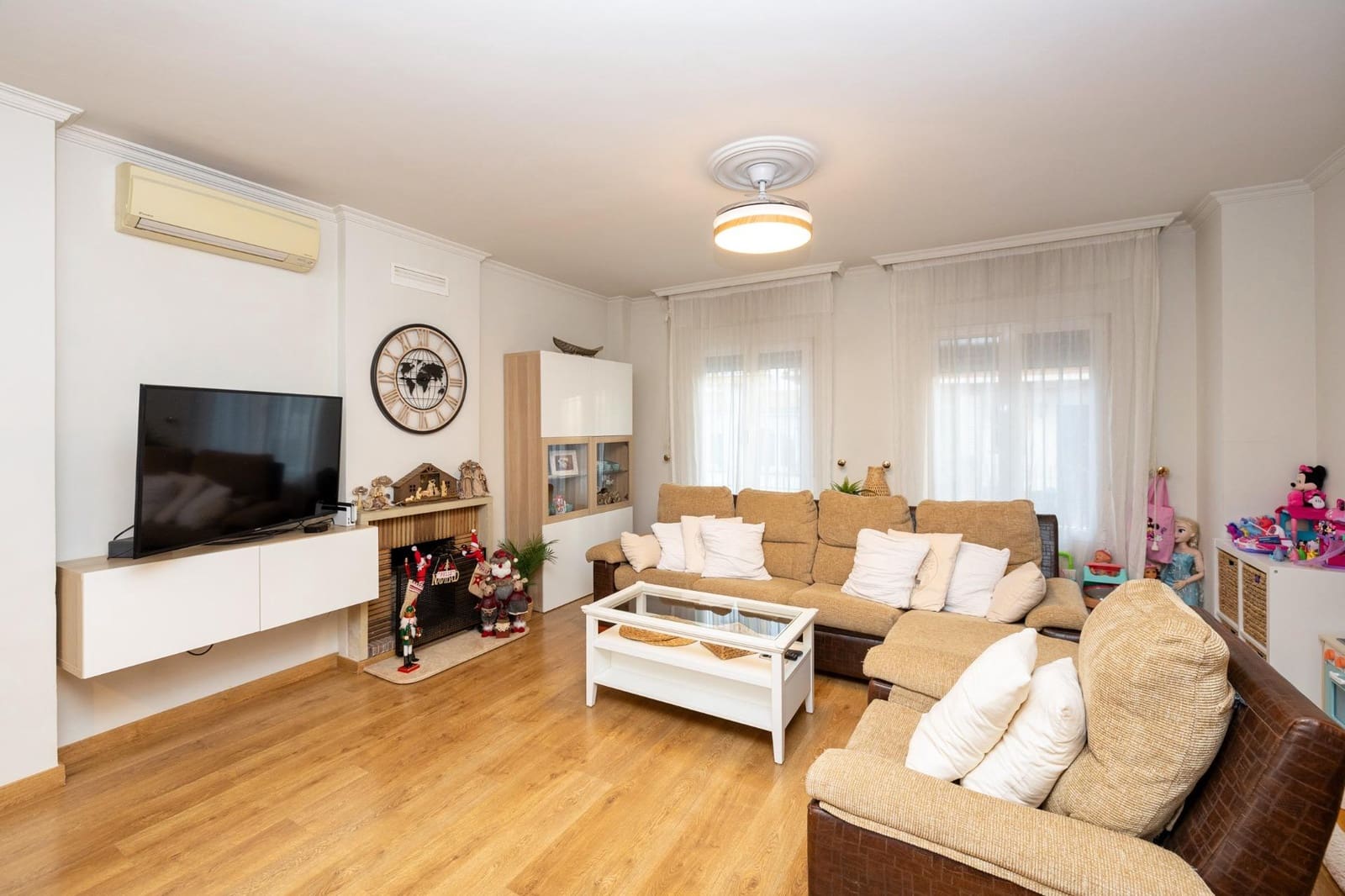 4 bedroom Semi-detached Villa for sale in Ogijares with garage - € 348,000 (Ref: 9449135)