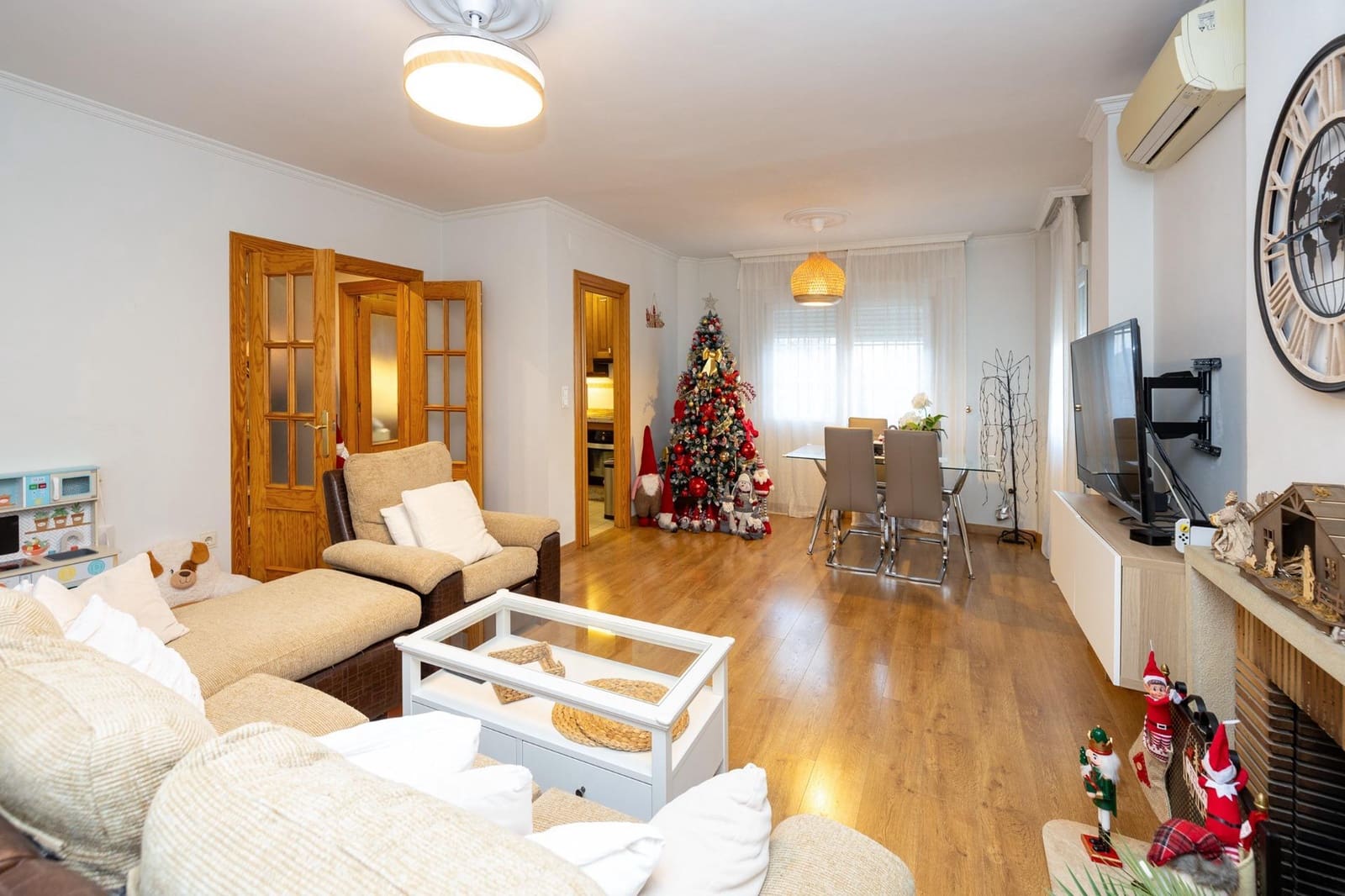 4 bedroom Semi-detached Villa for sale in Ogijares with garage - € 348,000 (Ref: 9449135)