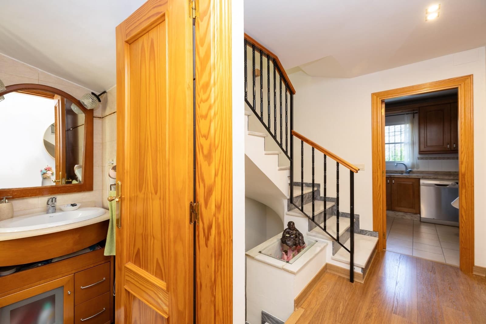 4 bedroom Semi-detached Villa for sale in Ogijares with garage - € 348,000 (Ref: 9449135)