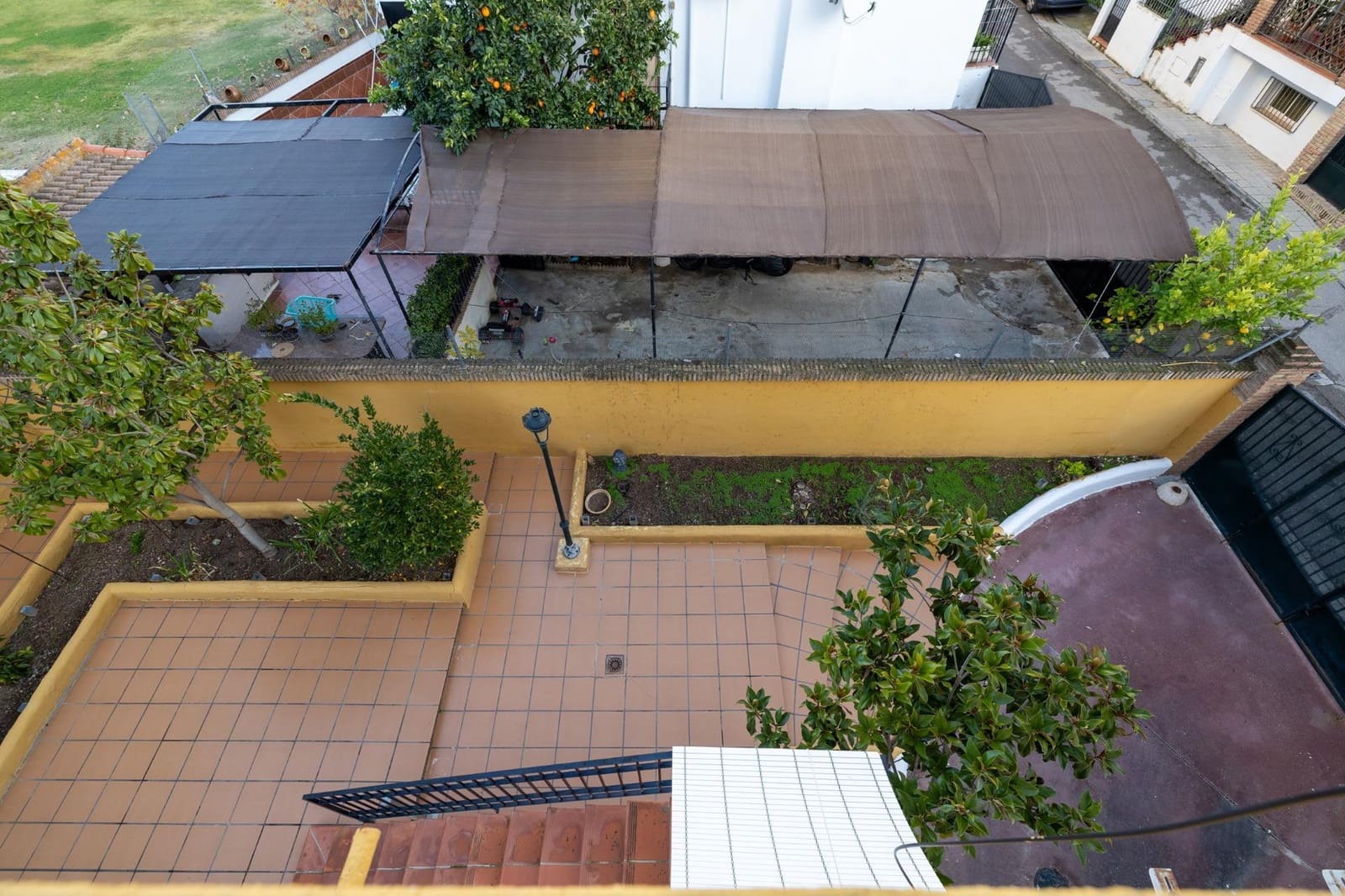 4 bedroom Semi-detached Villa for sale in Ogijares with garage - € 348,000 (Ref: 9449135)