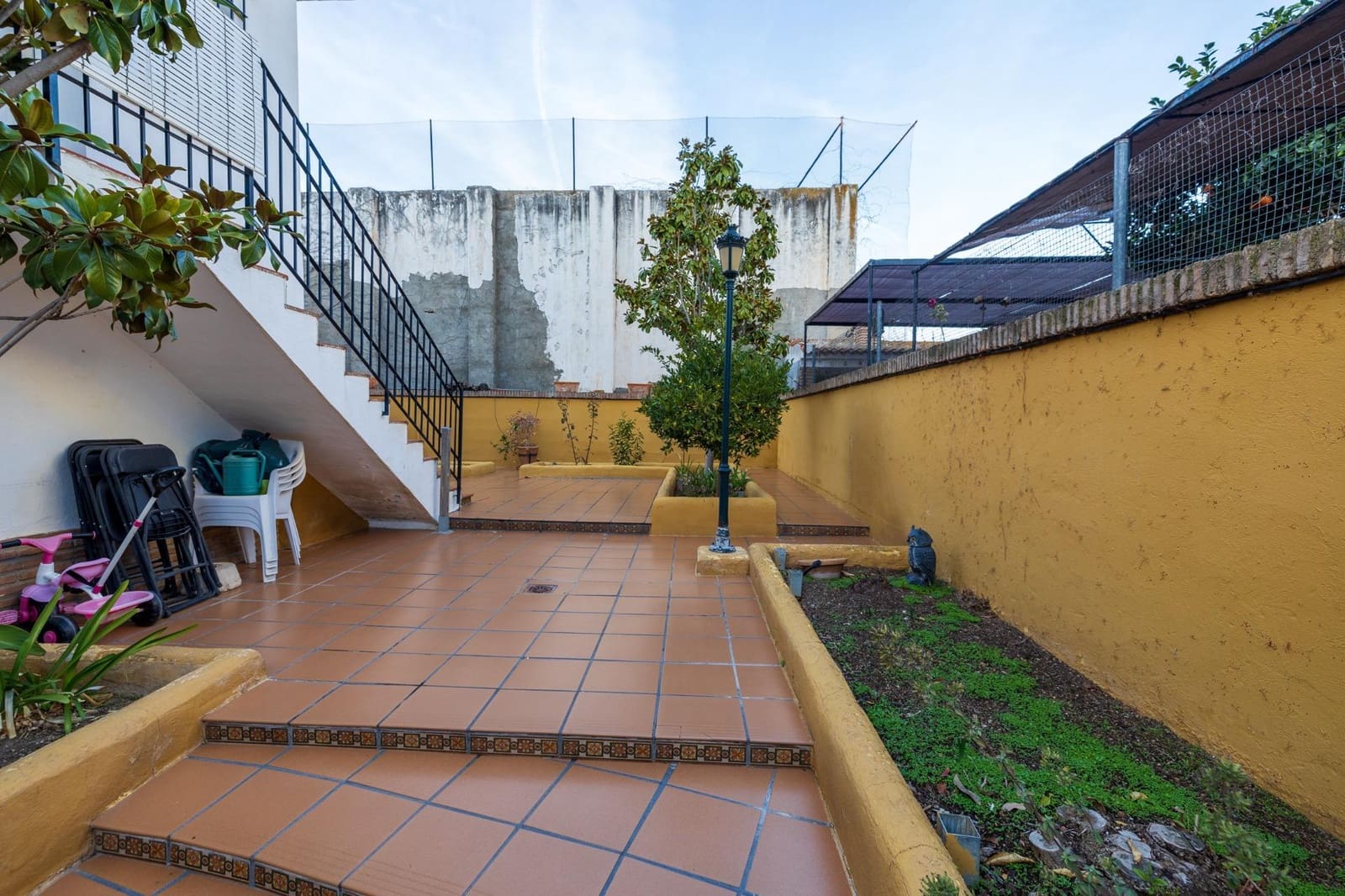 4 bedroom Semi-detached Villa for sale in Ogijares with garage - € 348,000 (Ref: 9449135)