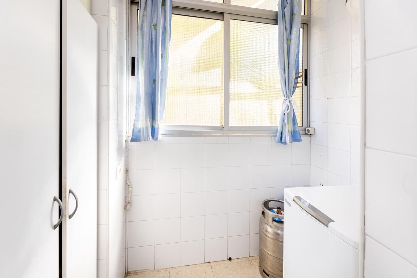 3 soveværelse Lejlighed til salg i Granada by med garage - € 199.000 (Ref: 9450527)