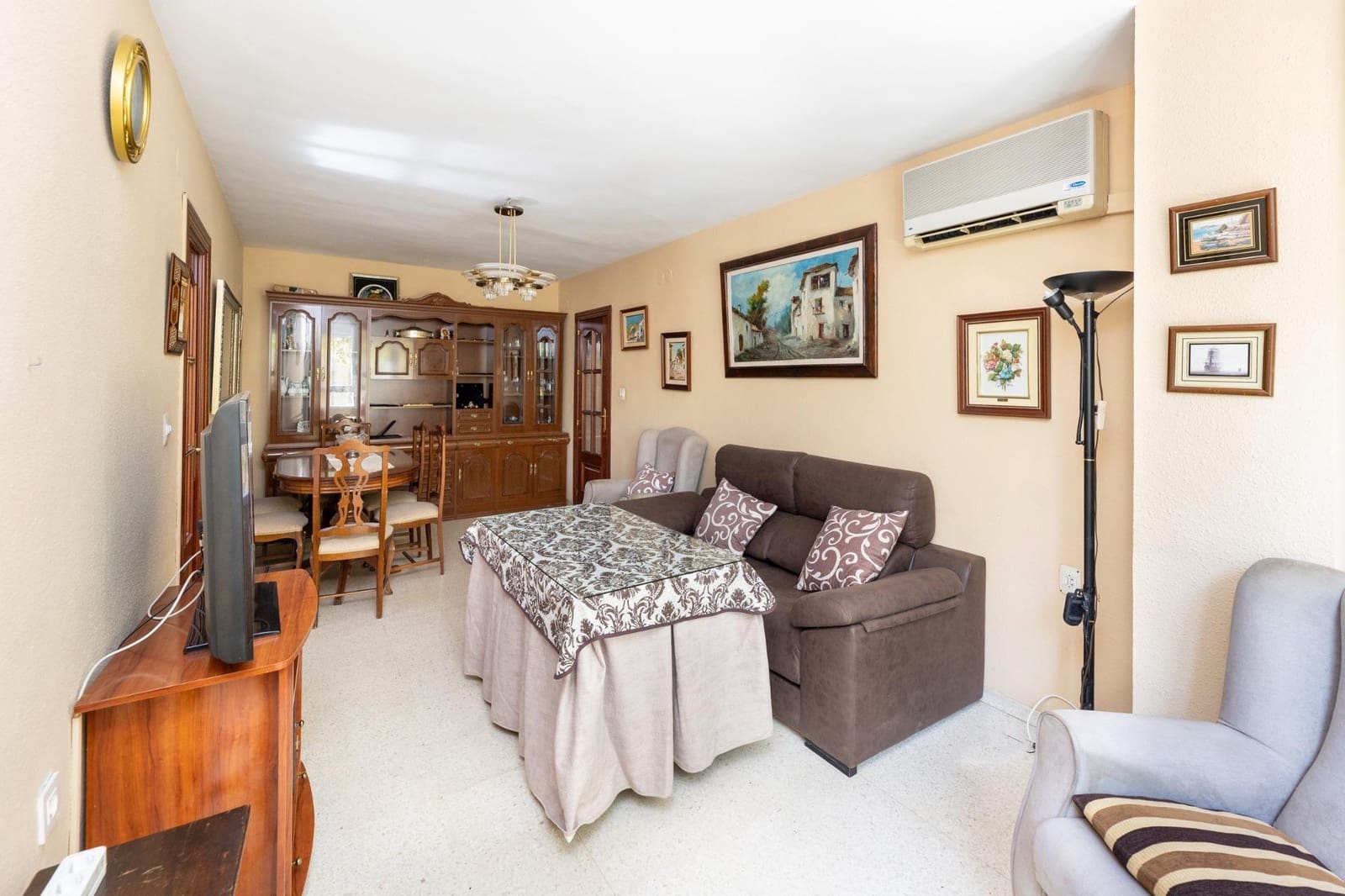 3 soveværelse Lejlighed til salg i Granada by med garage - € 199.000 (Ref: 9450527)