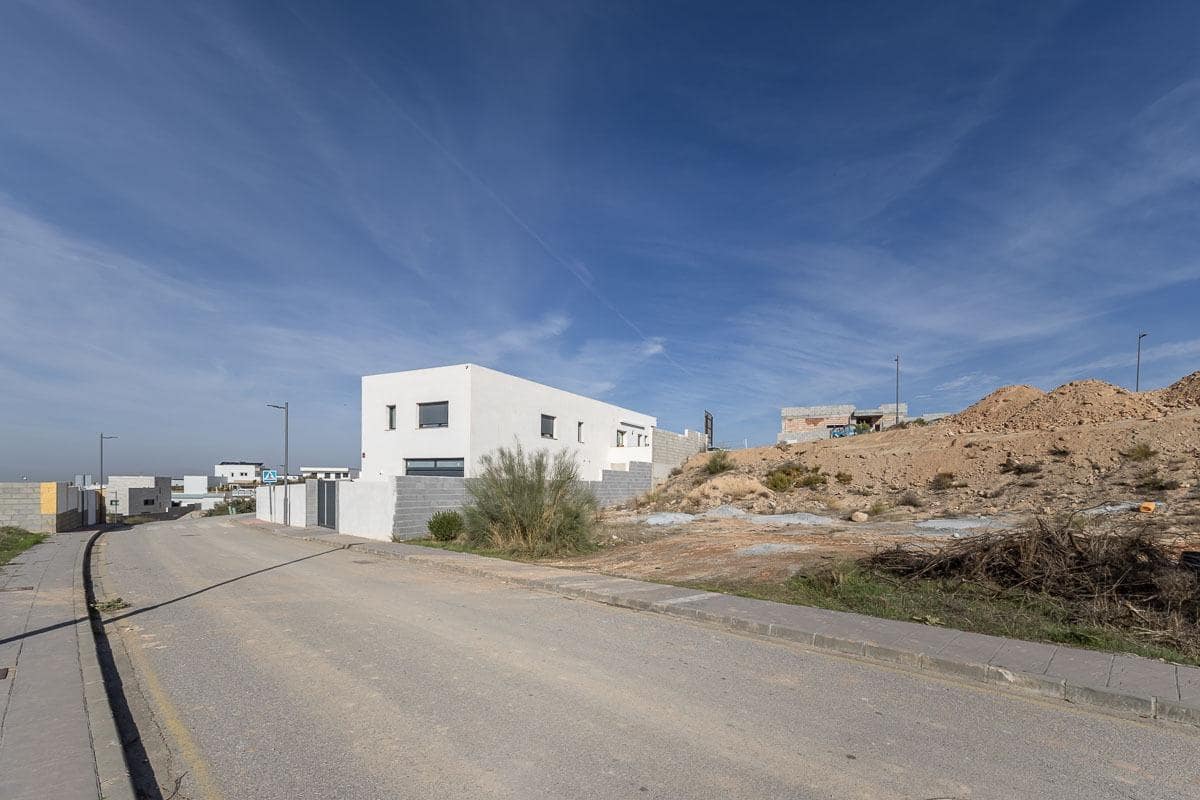 Building Plot for sale in La Zubia - € 89,900 (Ref: 9452090)
