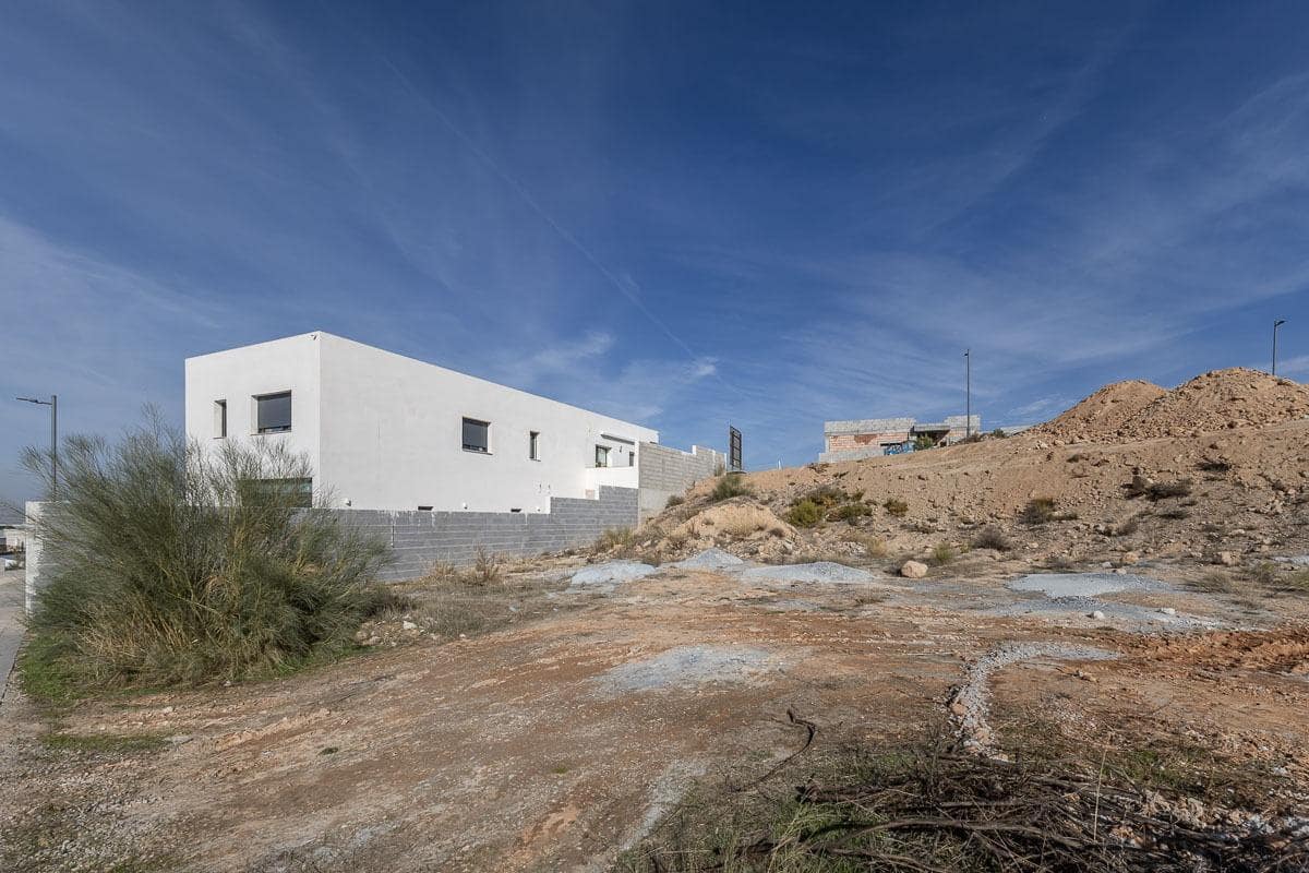 Building Plot for sale in La Zubia - € 89,900 (Ref: 9452090)