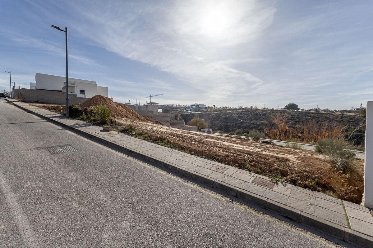 Building Plot for sale in La Zubia - € 89,900 (Ref: 9452090)