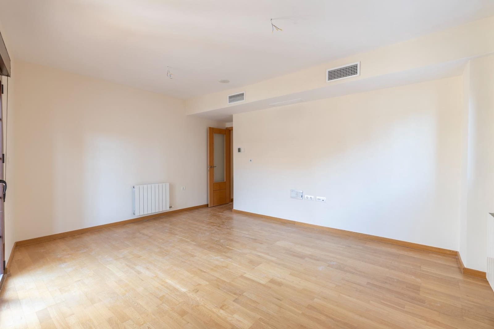 2 quarto Penthouse para venda em La Zubia - 150 000 € (Ref: 9452778)