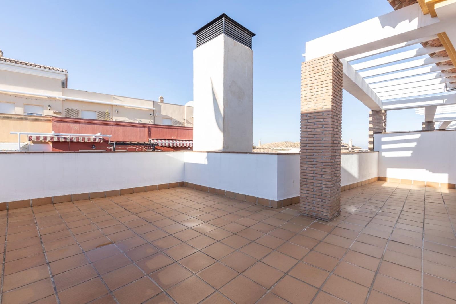 2 quarto Penthouse para venda em La Zubia - 150 000 € (Ref: 9452778)