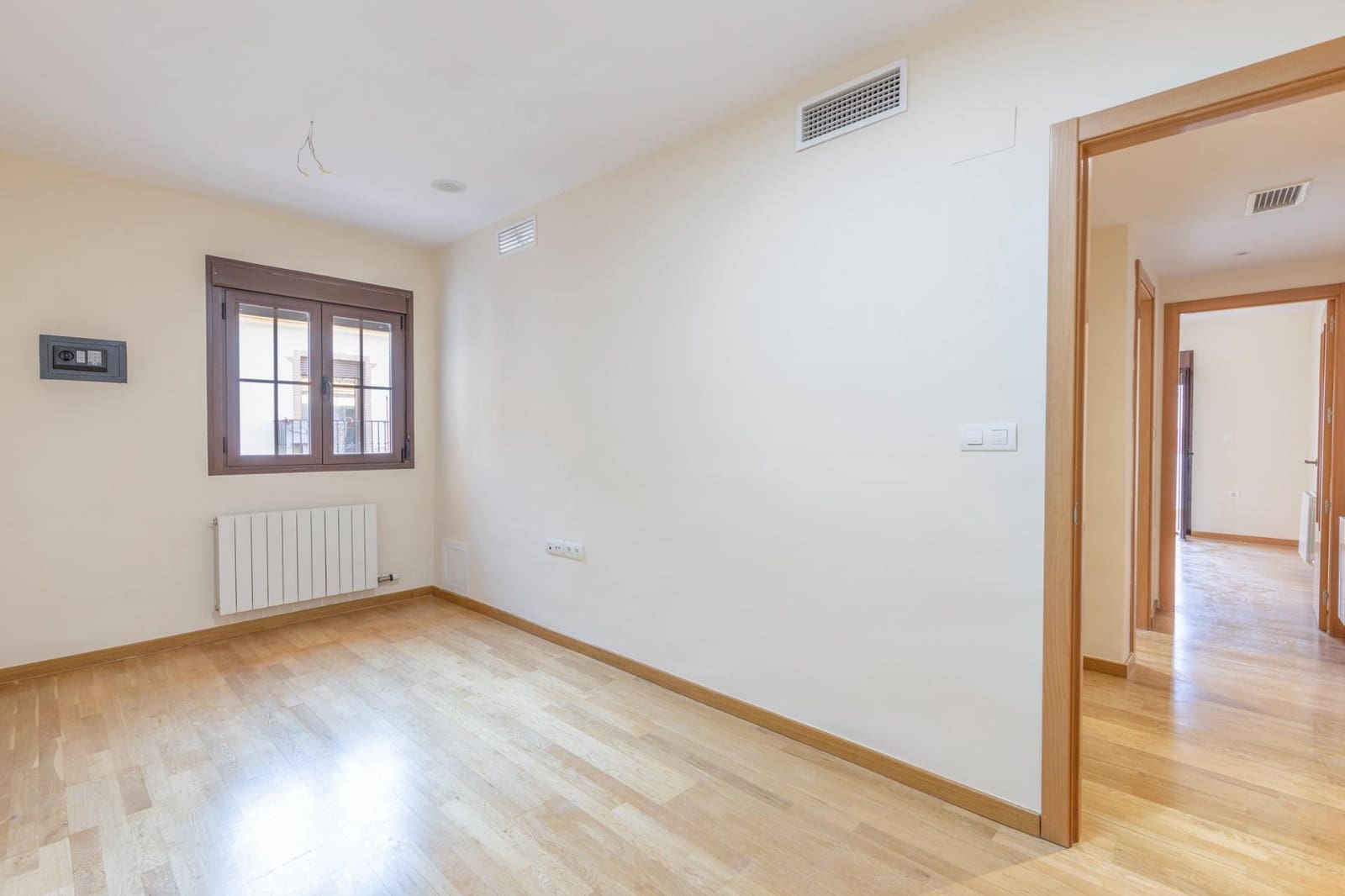 2 quarto Penthouse para venda em La Zubia - 150 000 € (Ref: 9452778)