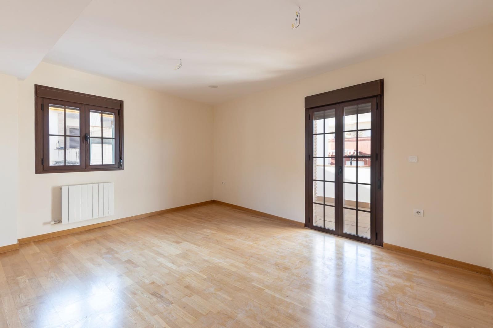 2 quarto Penthouse para venda em La Zubia - 150 000 € (Ref: 9452778)