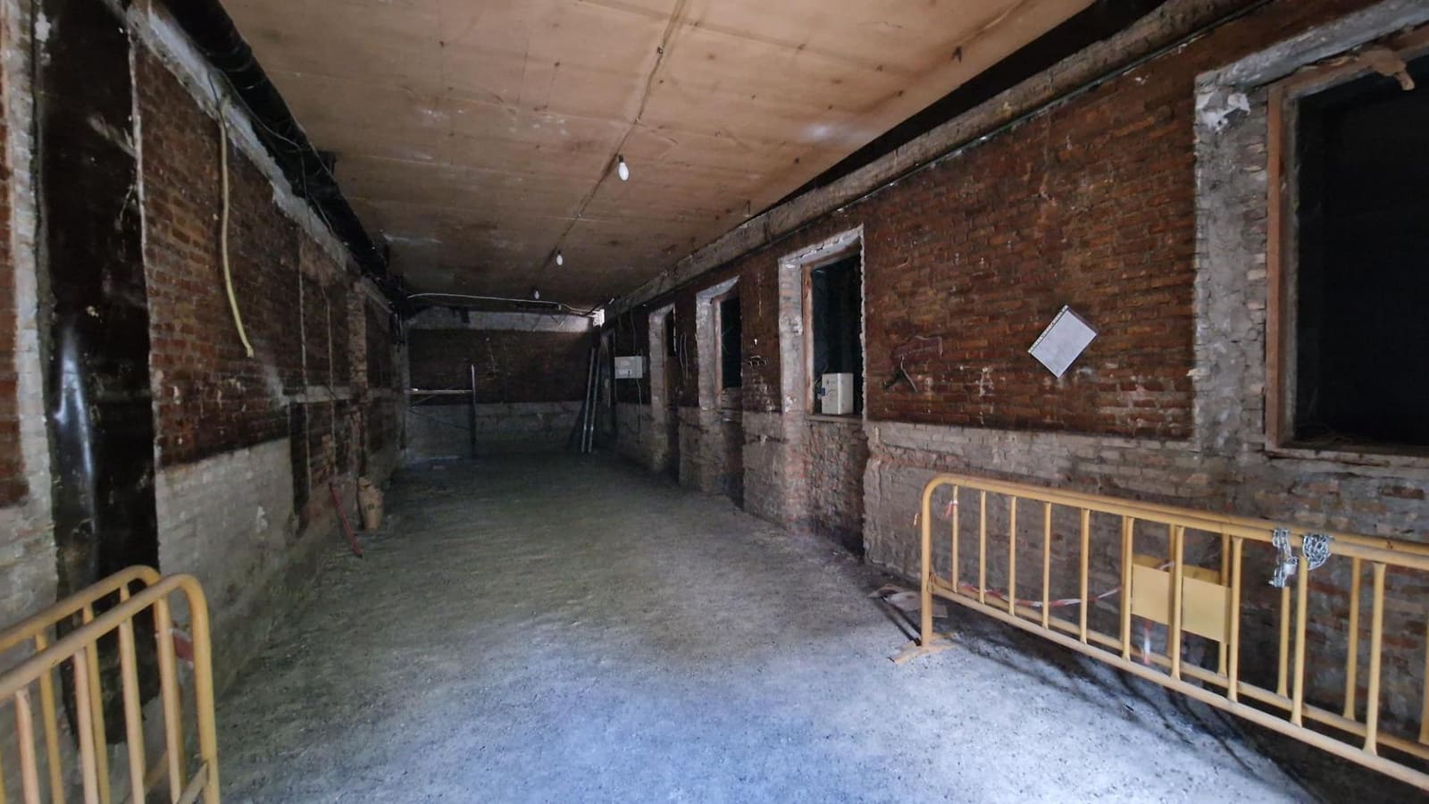 Kaupallinen myytävänä paikassa Granada kaupunki - 298 000 € (Ref: 9456206)