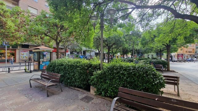 Erhverv til salg i Centro, Granada by - € 298.000 (Ref: 9456206)