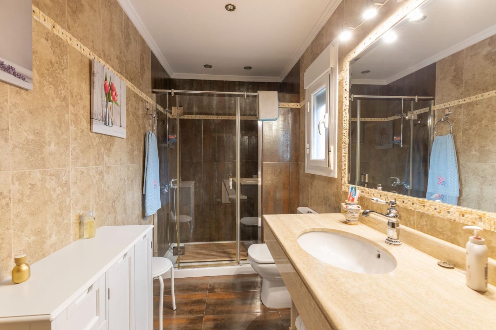 4 sypialnia Willa na sprzedaż w Pinos Genil z basenem garażem - 380 000 € (Ref: 9456207)