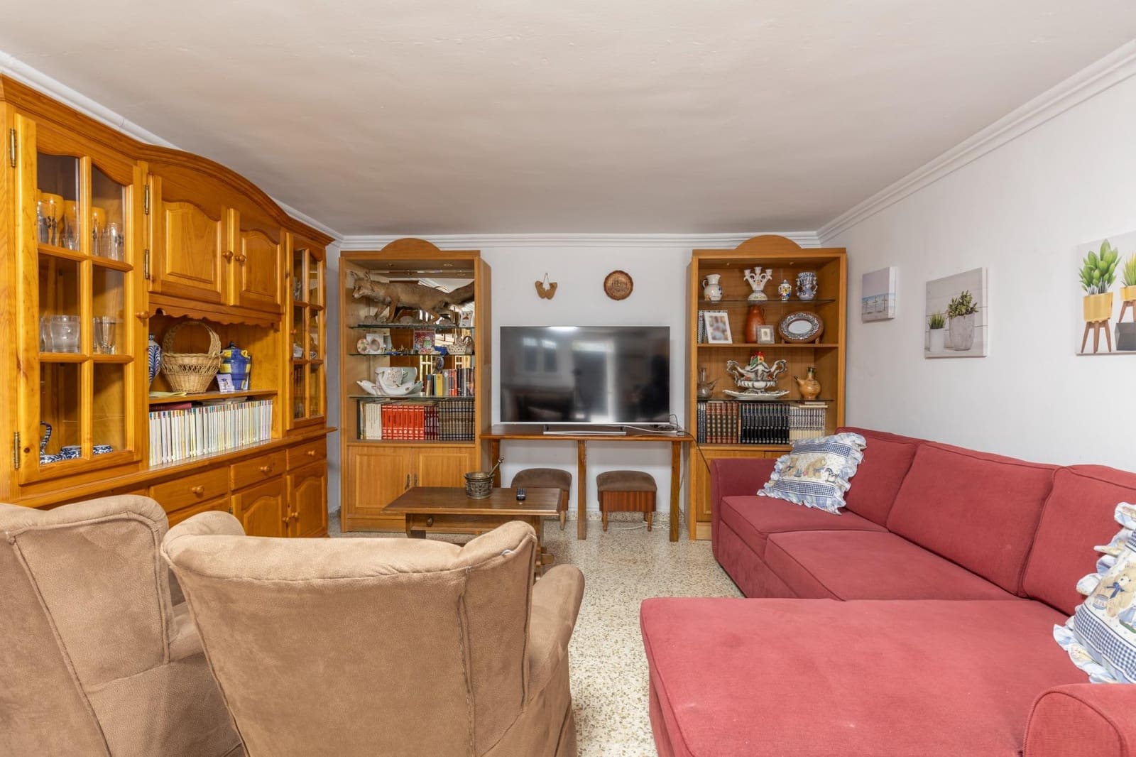 4 sypialnia Willa na sprzedaż w Pinos Genil z basenem garażem - 380 000 € (Ref: 9456207)