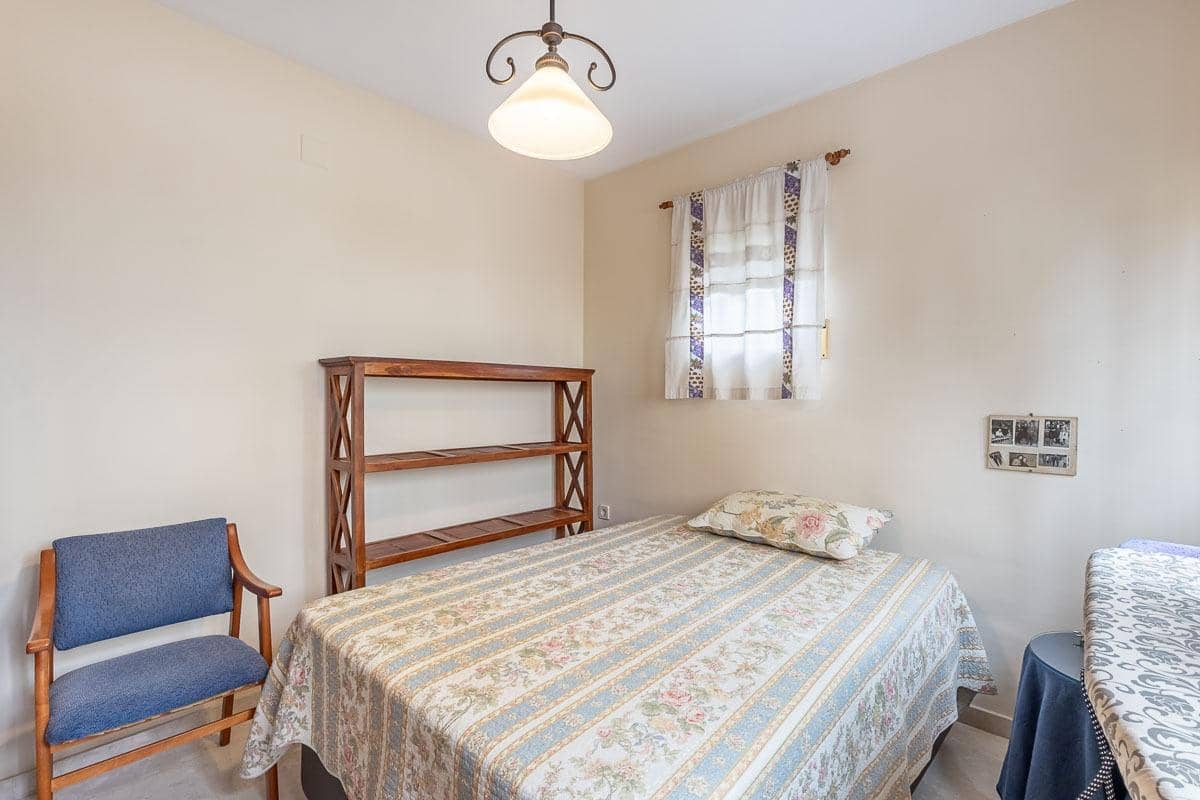 5 soverom Villa til salgs i Peligros med svømmebasseng garasje - € 449 000 (Ref: 9456208)