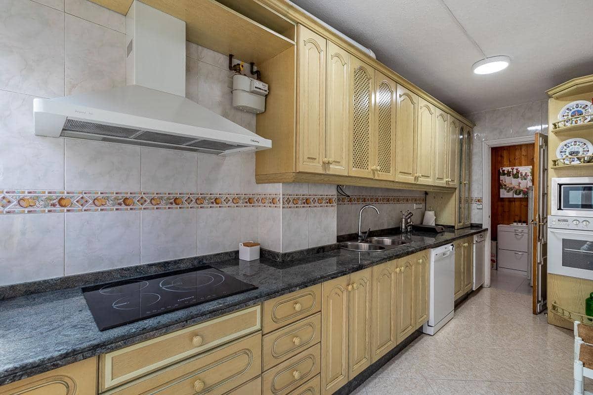 4 Zimmer Wohnung zu vermieten in Granada Stadt - 310 € (Ref: 9468453)