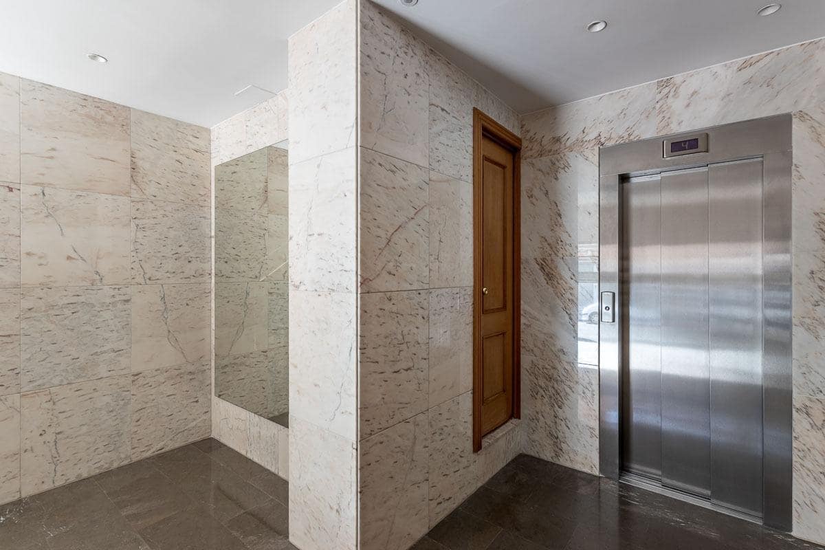 4 Zimmer Wohnung zu vermieten in Granada Stadt - 310 € (Ref: 9468453)