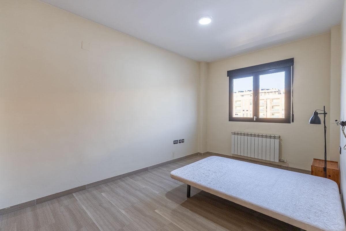 Piso de 2 habitaciones en Granada ciudad en venta con piscina - 320.000 € (Ref: 9474892)