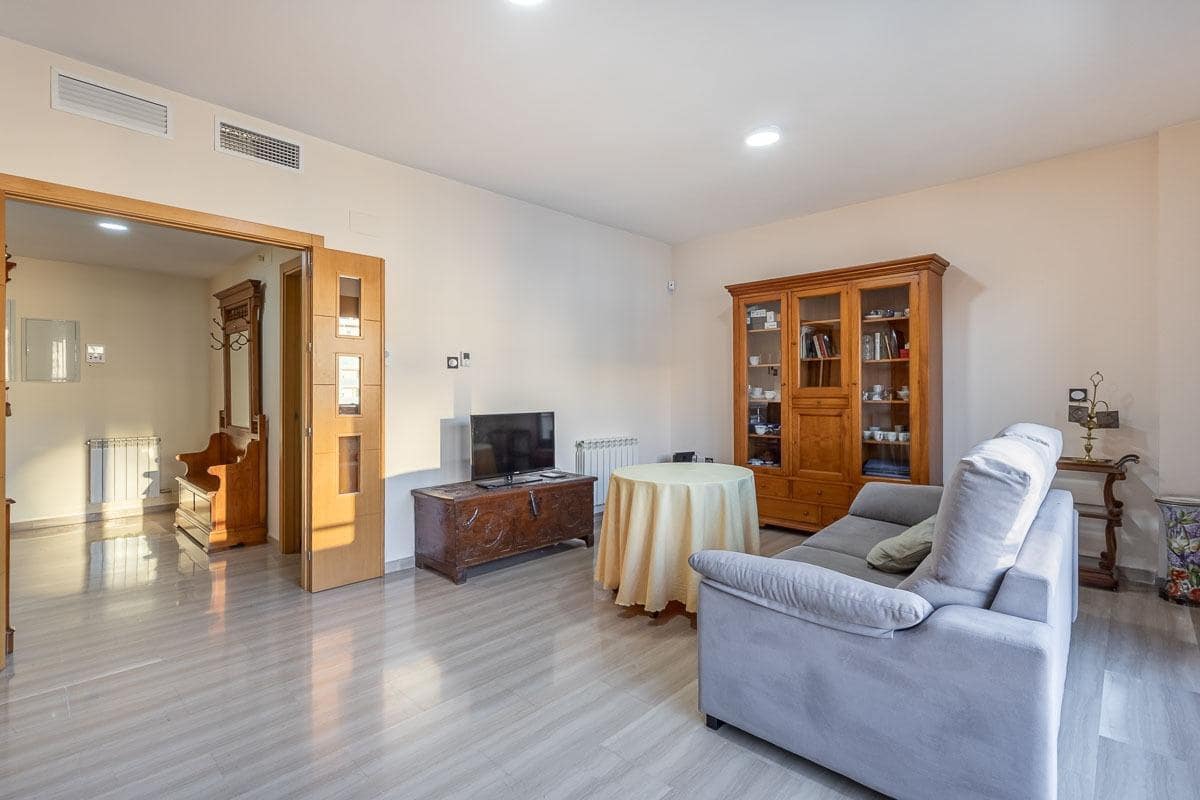 Piso de 2 habitaciones en Granada ciudad en venta con piscina - 320.000 € (Ref: 9474892)