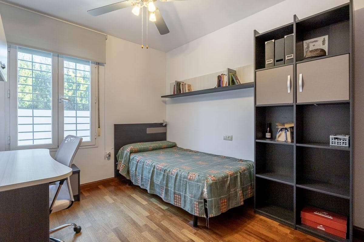 5 chambre Villa/Maison à vendre à Gojar avec piscine garage - 690 000 € (Ref: 9483516)