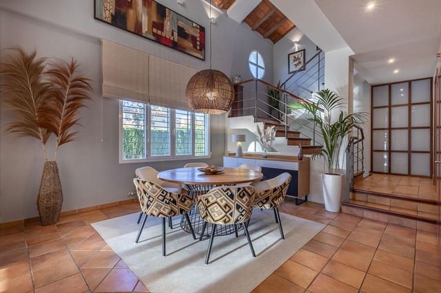 5 chambre Villa/Maison à vendre à Gójar avec piscine garage - 690 000 € (Ref: 9483518)