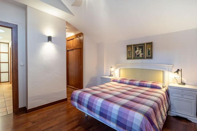 5 chambre Villa/Maison à vendre à Gójar avec piscine garage - 690 000 € (Ref: 9483518)