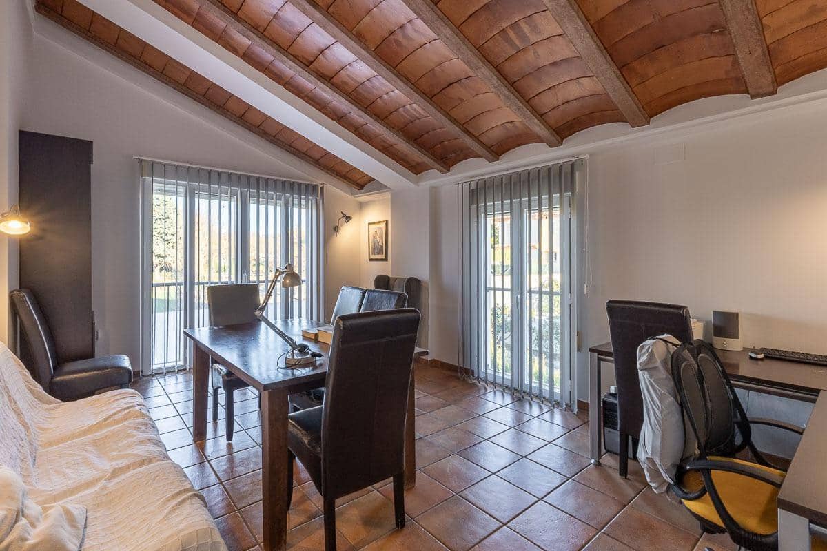 5 chambre Villa/Maison à vendre à Gojar avec piscine garage - 690 000 € (Ref: 9483518)