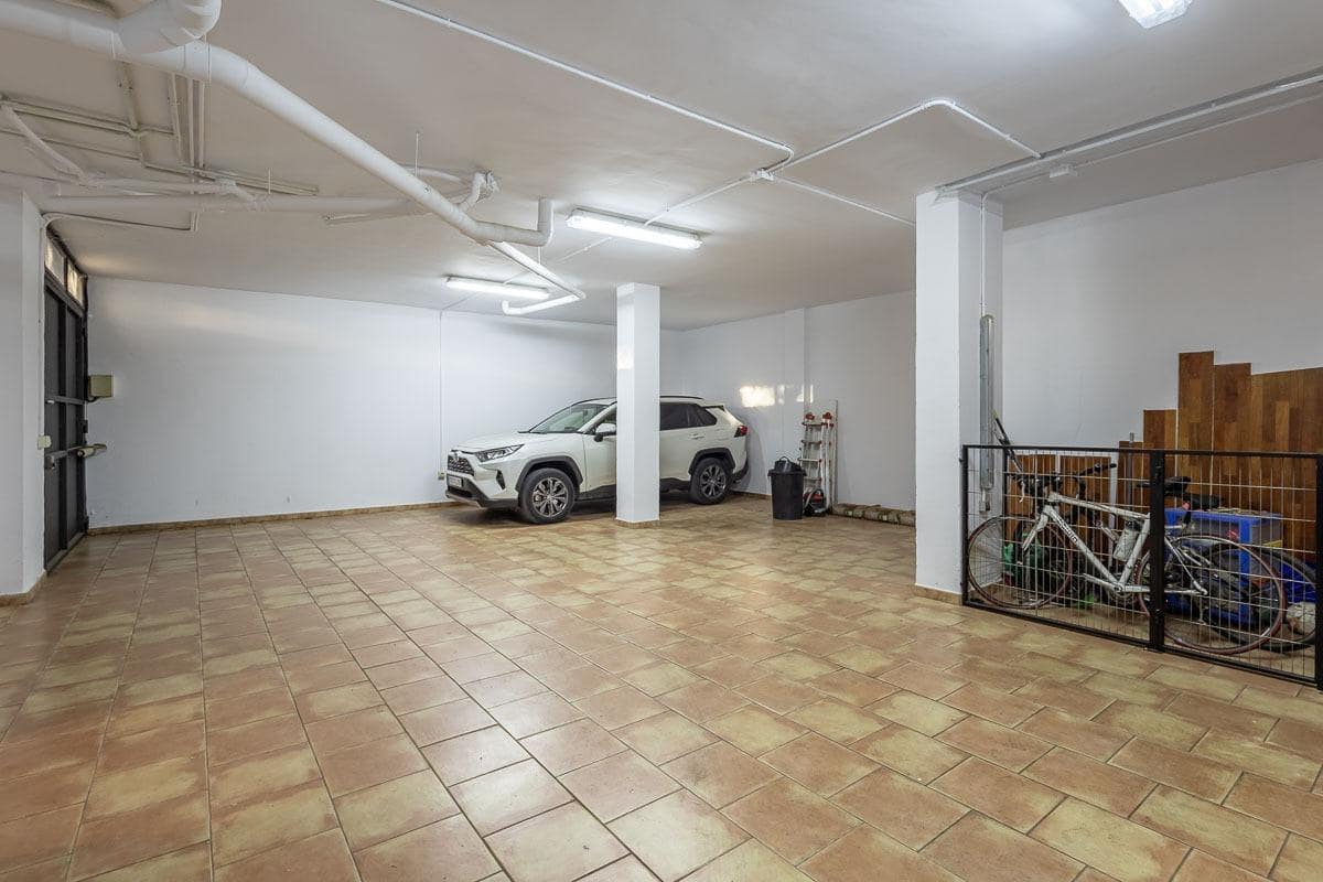 5 chambre Villa/Maison à vendre à Gojar avec piscine garage - 690 000 € (Ref: 9483518)