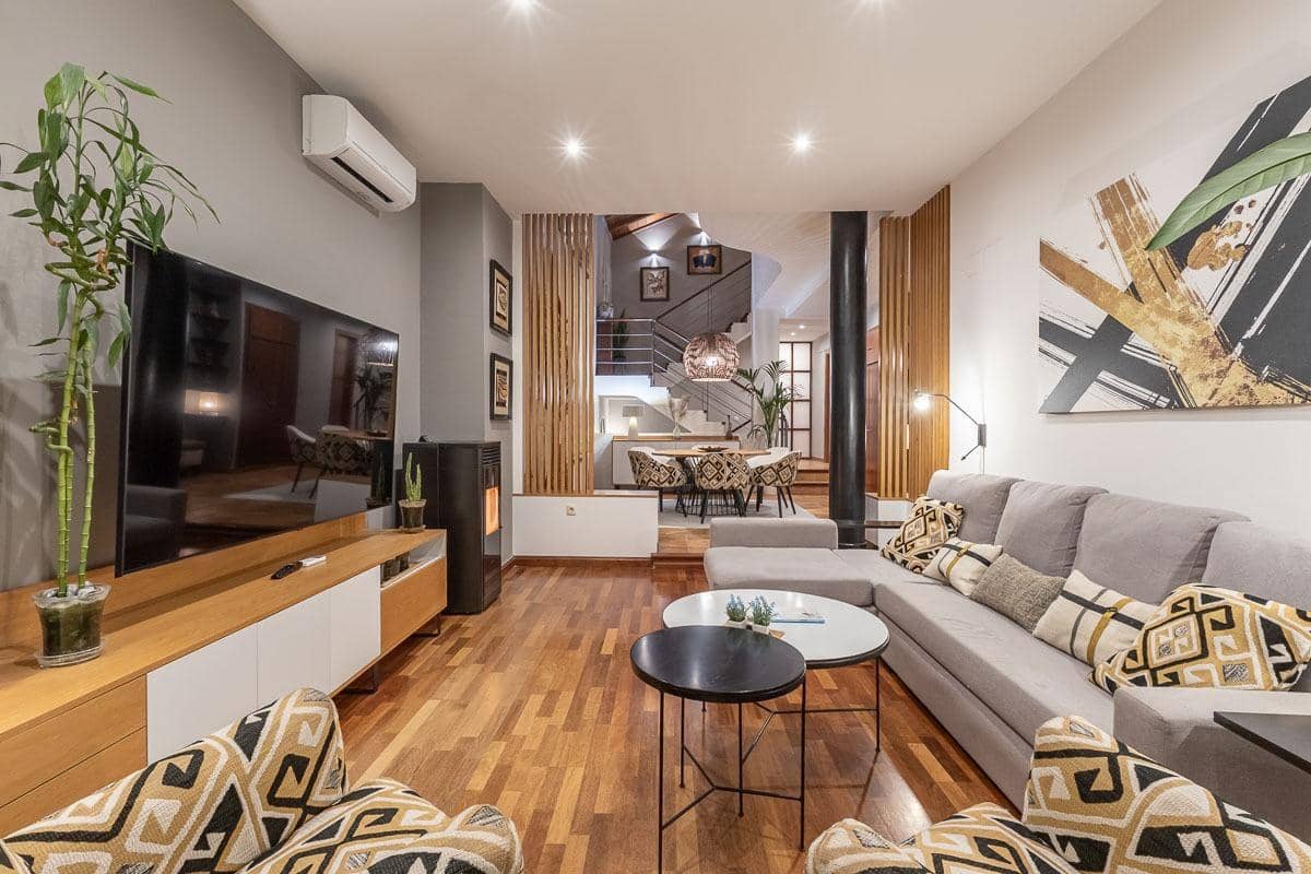 5 chambre Villa/Maison à vendre à Gojar avec piscine garage - 690 000 € (Ref: 9483518)