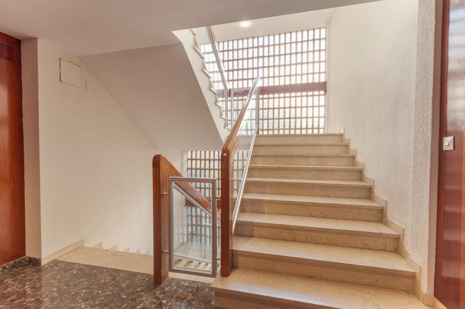 3 Zimmer Wohnung zu verkaufen in Granada Stadt - 420.000 € (Ref: 9491296)