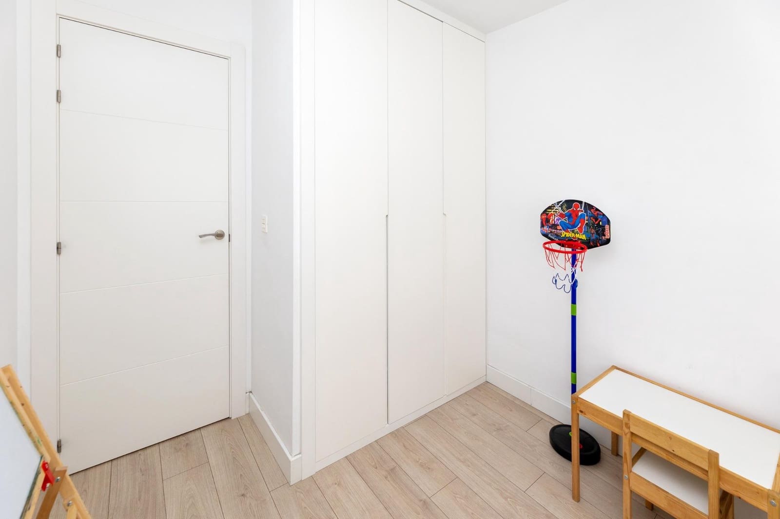 4 soveværelse Lejlighed til salg i Granada by - € 375.000 (Ref: 9491297)