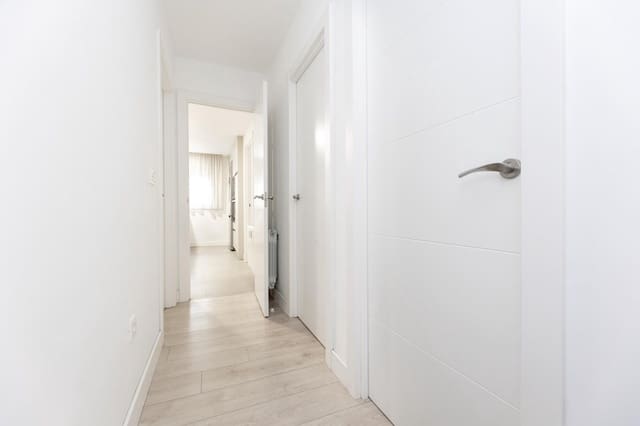 4 soveværelse Lejlighed til salg i Granada by - € 375.000 (Ref: 9491297)