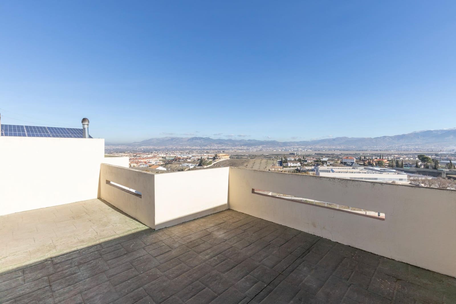 4 makuuhuone Rivitalo myytävänä paikassa Las Gabias mukana uima-altaan 
autotalli - 299 000 € (Ref: 9494580)