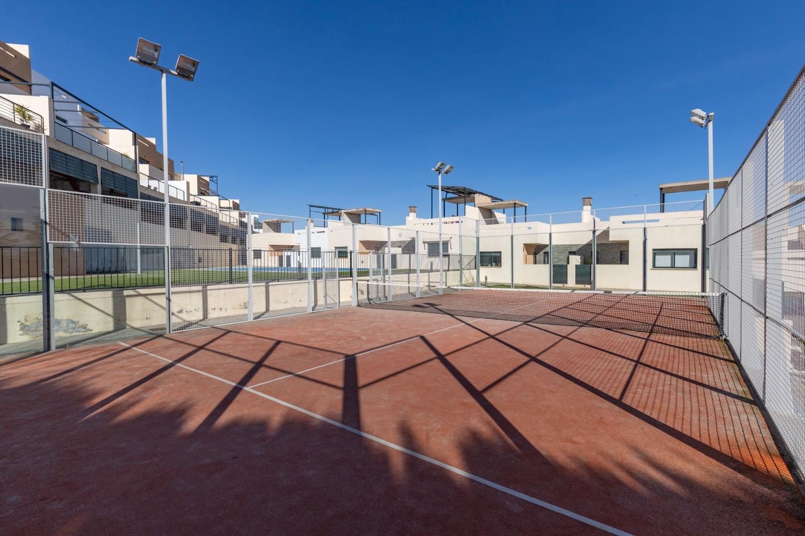 4 makuuhuone Rivitalo myytävänä paikassa Las Gabias mukana uima-altaan 
autotalli - 299 000 € (Ref: 9494580)