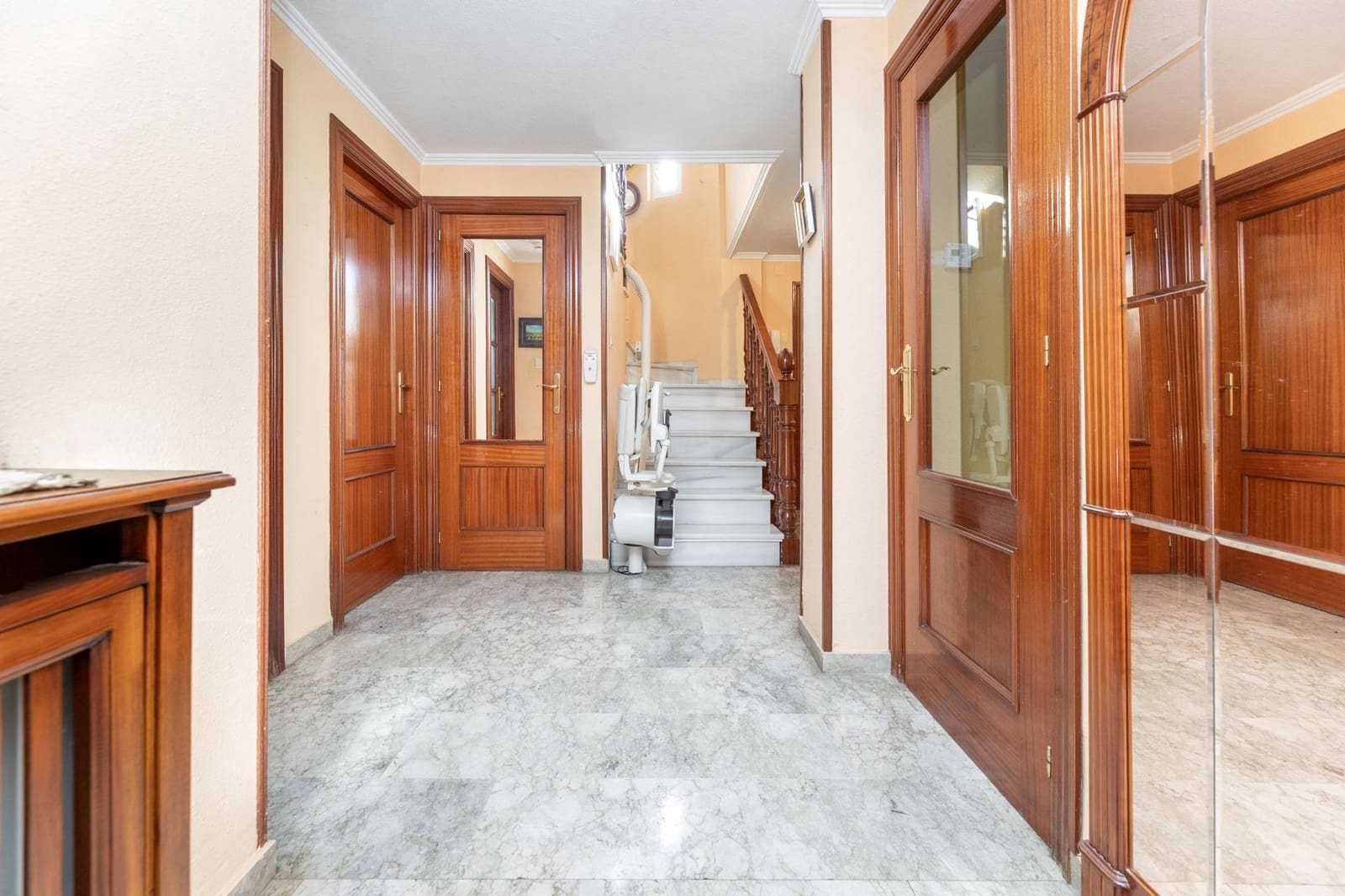 5 bedroom Villa for sale in Albolote with pool garage - € 329,000 (Ref: 9494581)