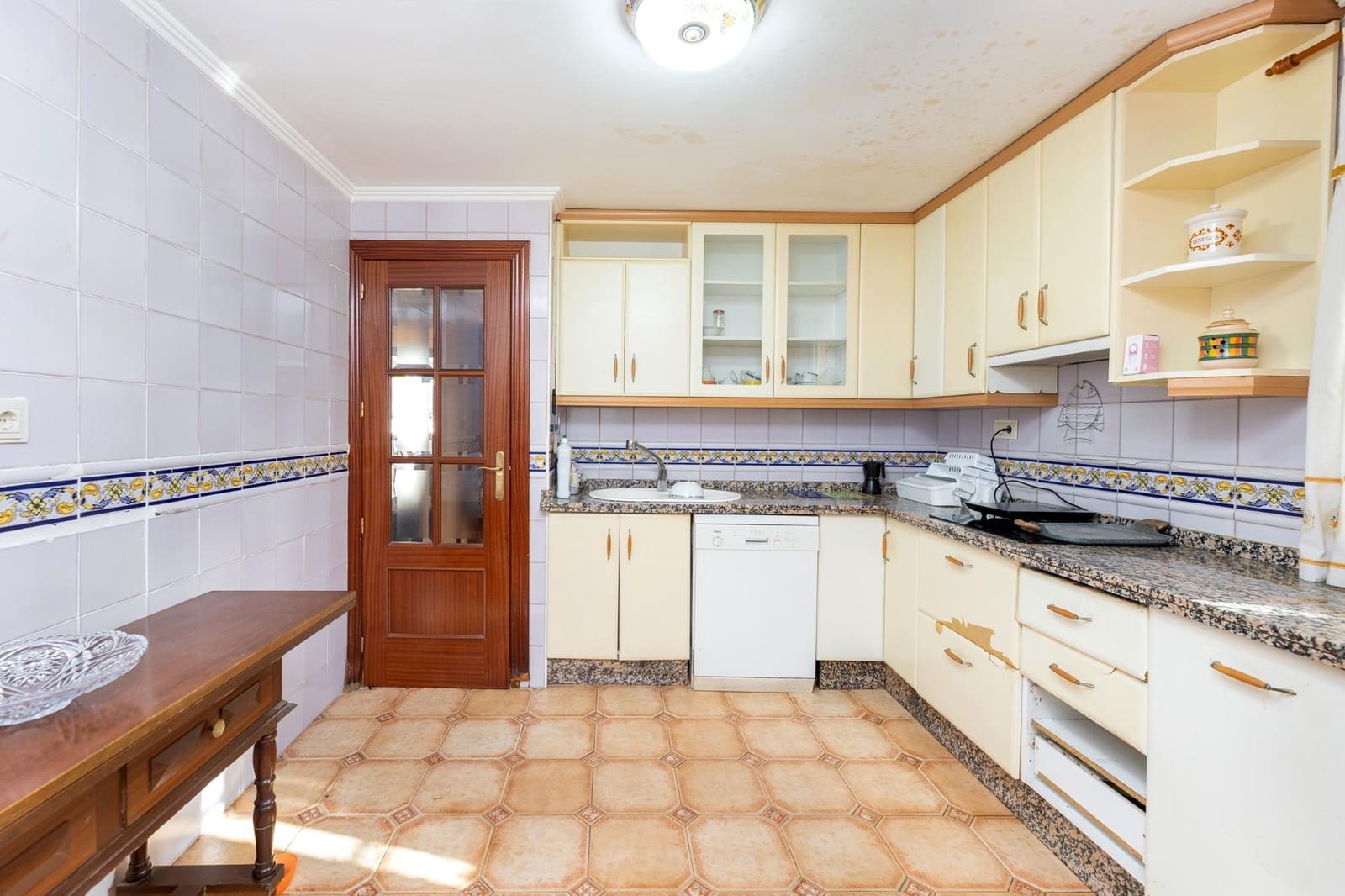 5 bedroom Villa for sale in Albolote with pool garage - € 329,000 (Ref: 9494581)