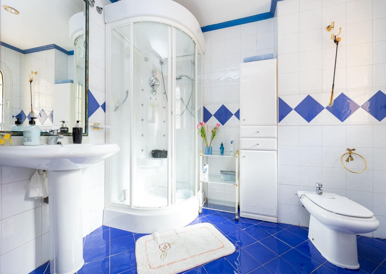 5 bedroom Villa for sale in Albolote with pool garage - € 329,000 (Ref: 9494581)