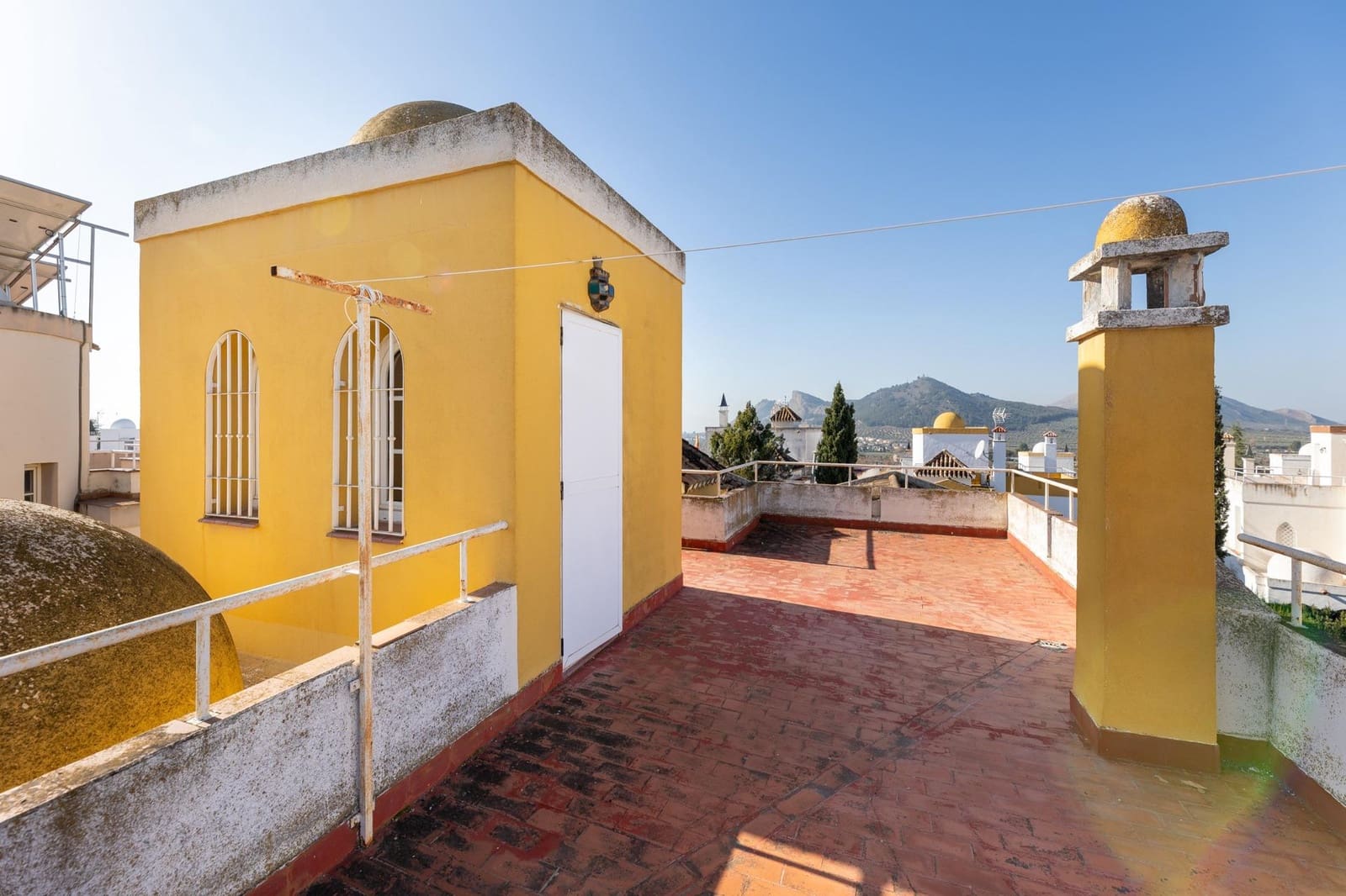 5 bedroom Villa for sale in Albolote with pool garage - € 329,000 (Ref: 9494581)