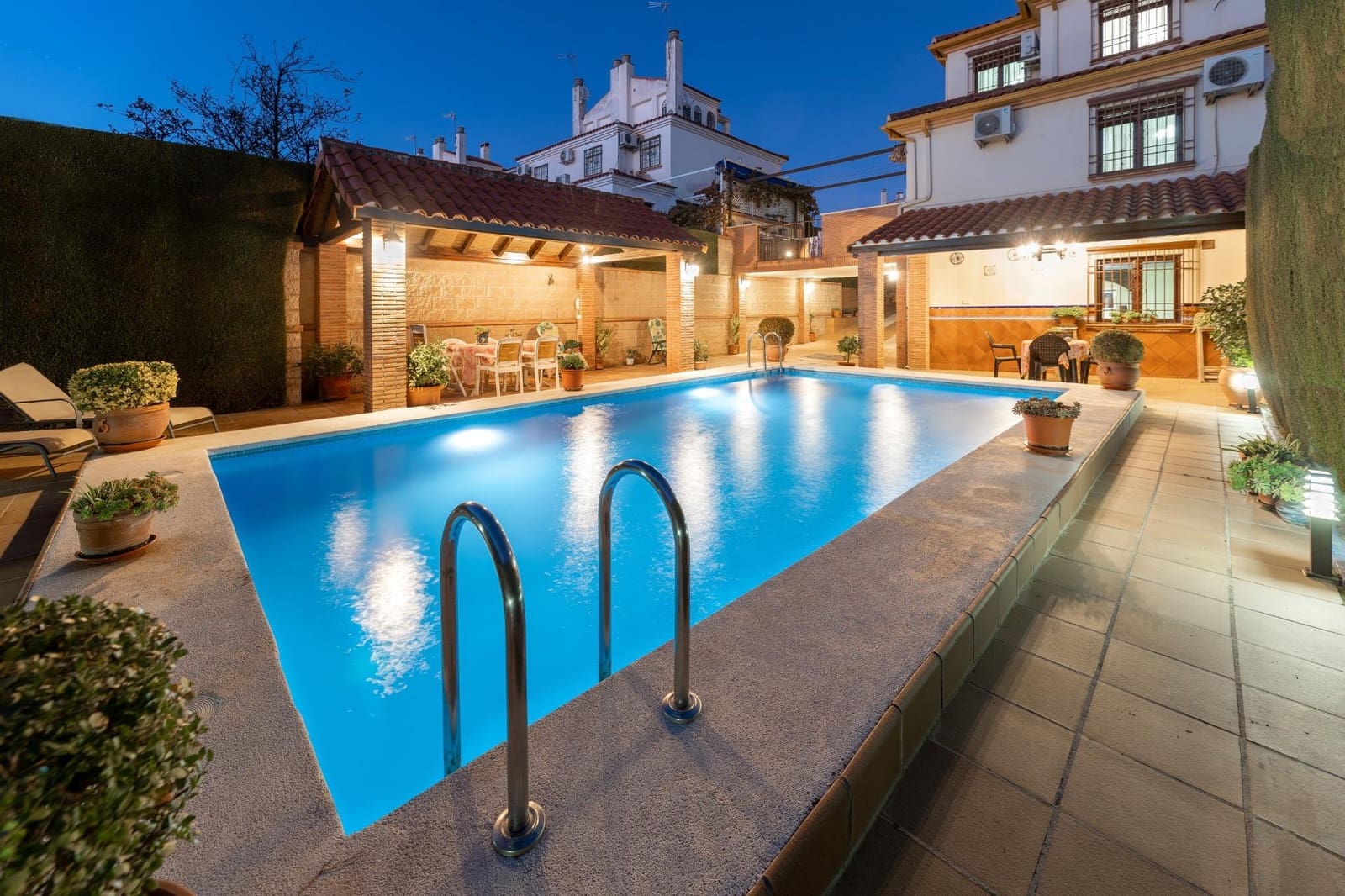 4 makuuhuone Rivitalo myytävänä paikassa Peligros mukana uima-altaan 
autotalli - 395 000 € (Ref: 9502242)