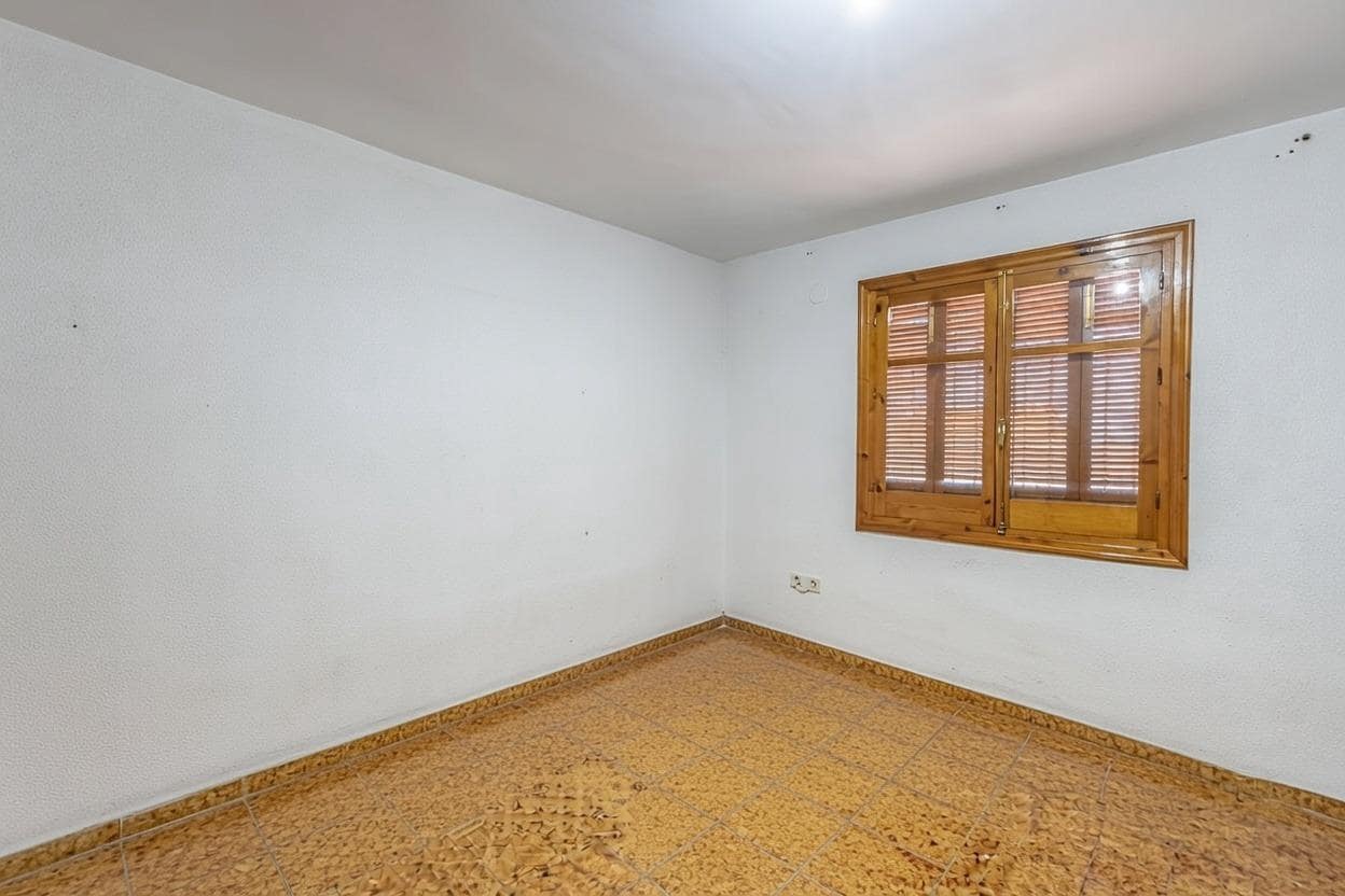 5 soveværelse Villa til salg i Gojar med swimmingpool garage - € 375.000 (Ref: 9504244)