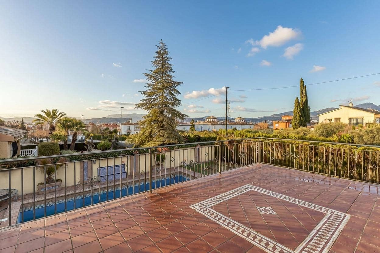 5 soveværelse Villa til salg i Gojar med swimmingpool garage - € 375.000 (Ref: 9504244)