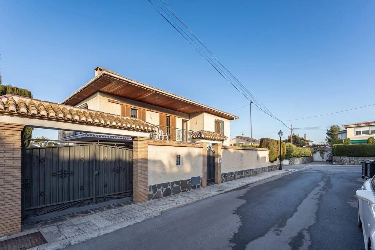 5 soveværelse Villa til salg i Gojar med swimmingpool garage - € 375.000 (Ref: 9504244)