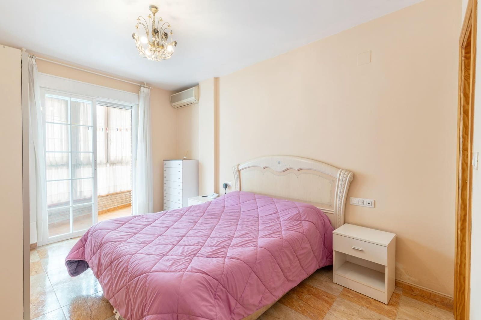 Piso de 2 habitaciones en Peligros en venta - 129.900 € (Ref: 9508841)