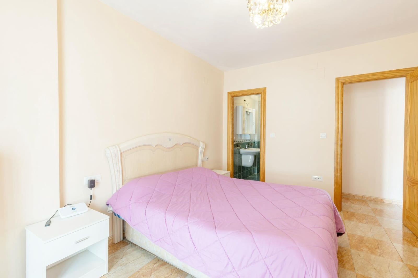 Piso de 2 habitaciones en Peligros en venta - 129.900 € (Ref: 9508841)