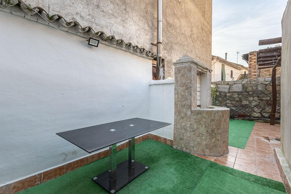 4 makuuhuone Omakotitalo myytävänä paikassa Atarfe - 180 000 € (Ref: 9508972)