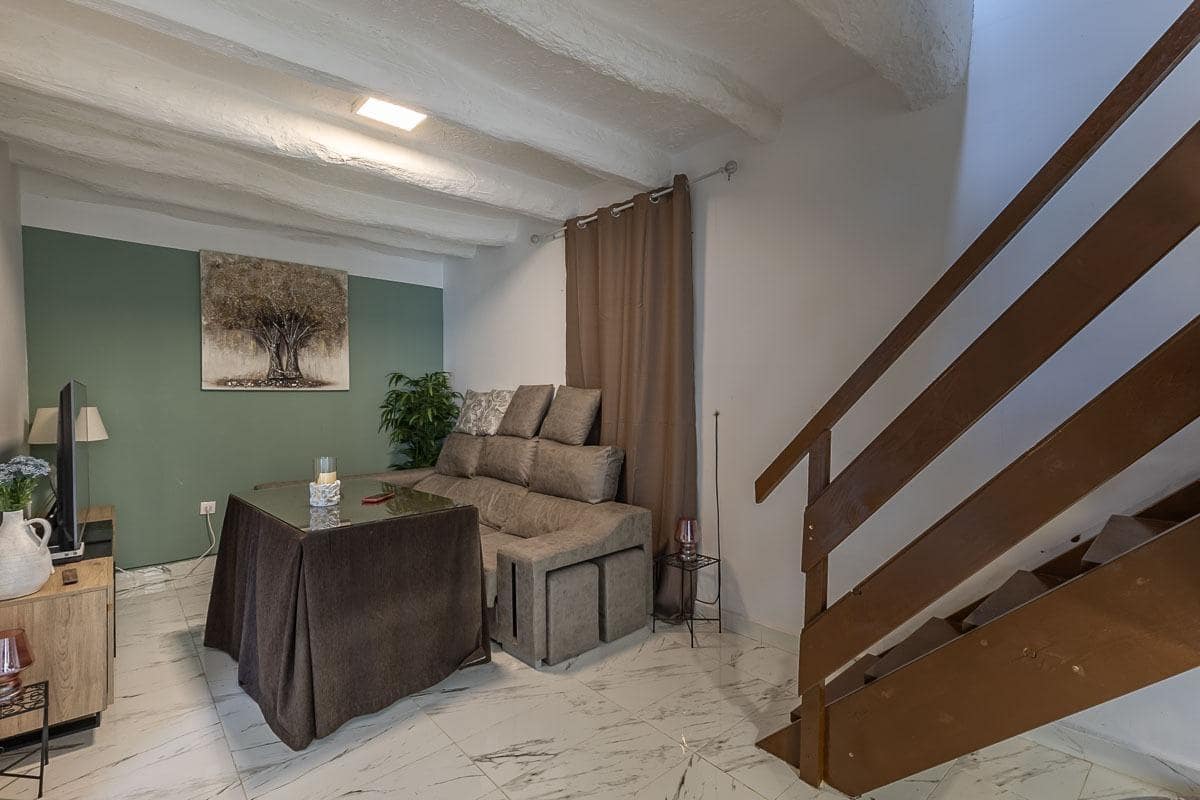 4 makuuhuone Omakotitalo myytävänä paikassa Atarfe - 180 000 € (Ref: 9508972)