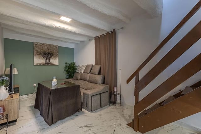 4 makuuhuone Omakotitalo myytävänä paikassa Atarfe - 180 000 € (Ref: 9508972)