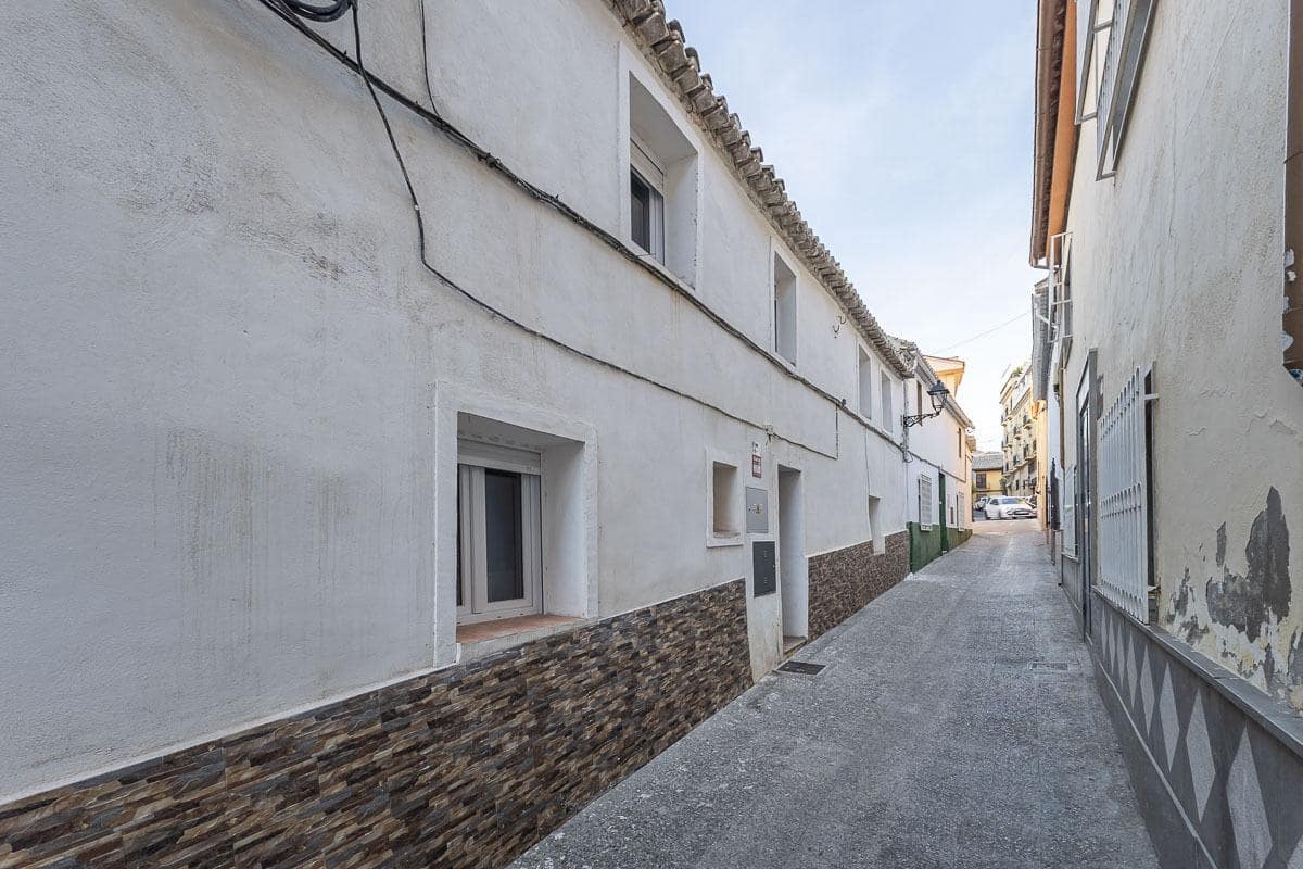 4 makuuhuone Omakotitalo myytävänä paikassa Atarfe - 180 000 € (Ref: 9508972)